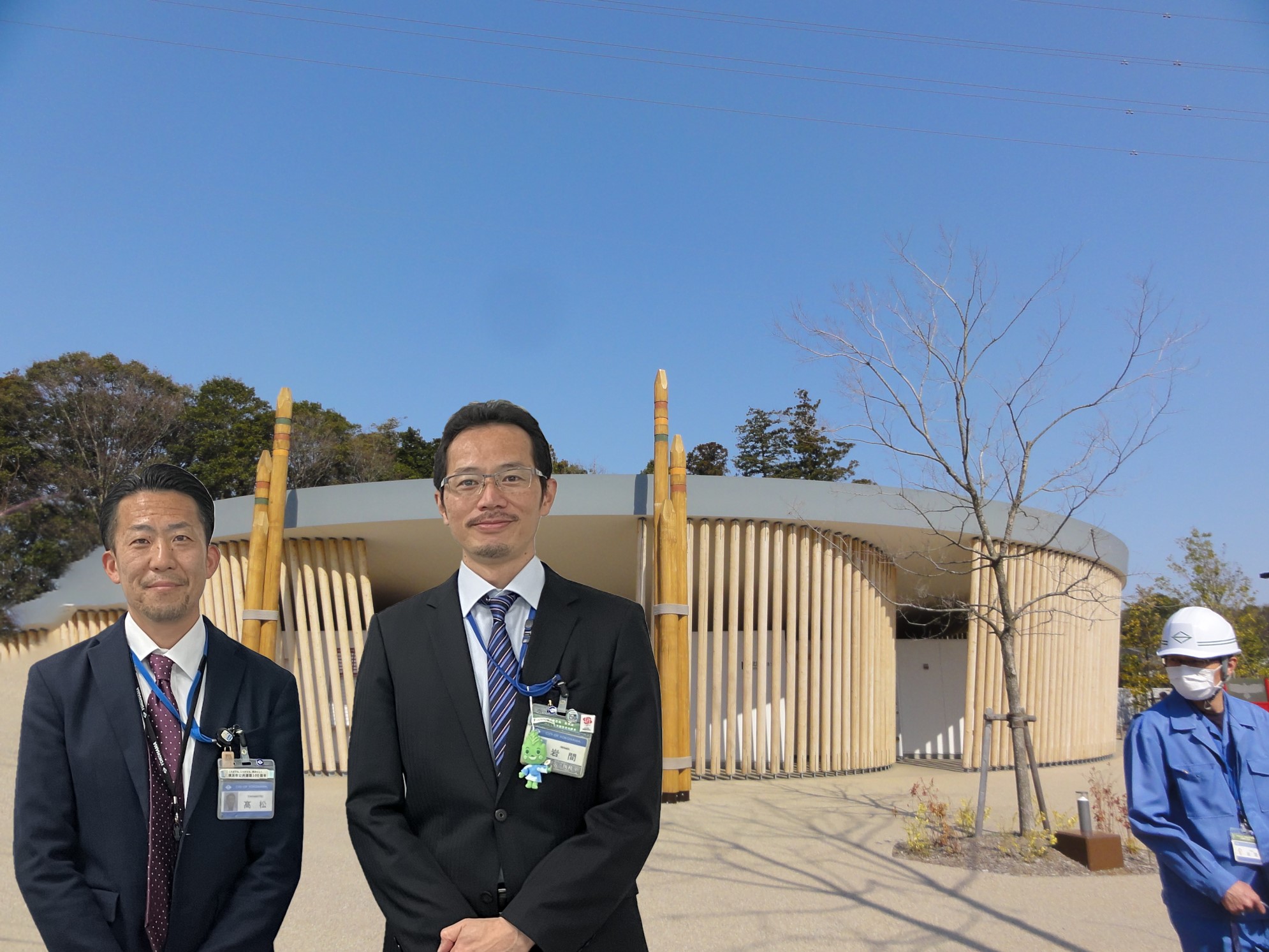 松誠営繕企画課課長補佐(左)と岩間髓jみどり政策調整担当課長